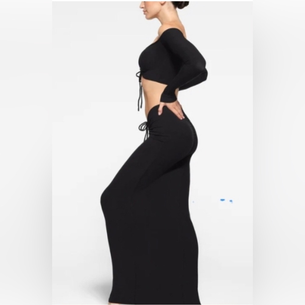 Skims soft lounge ruched long skirt - Picture 3 of 8